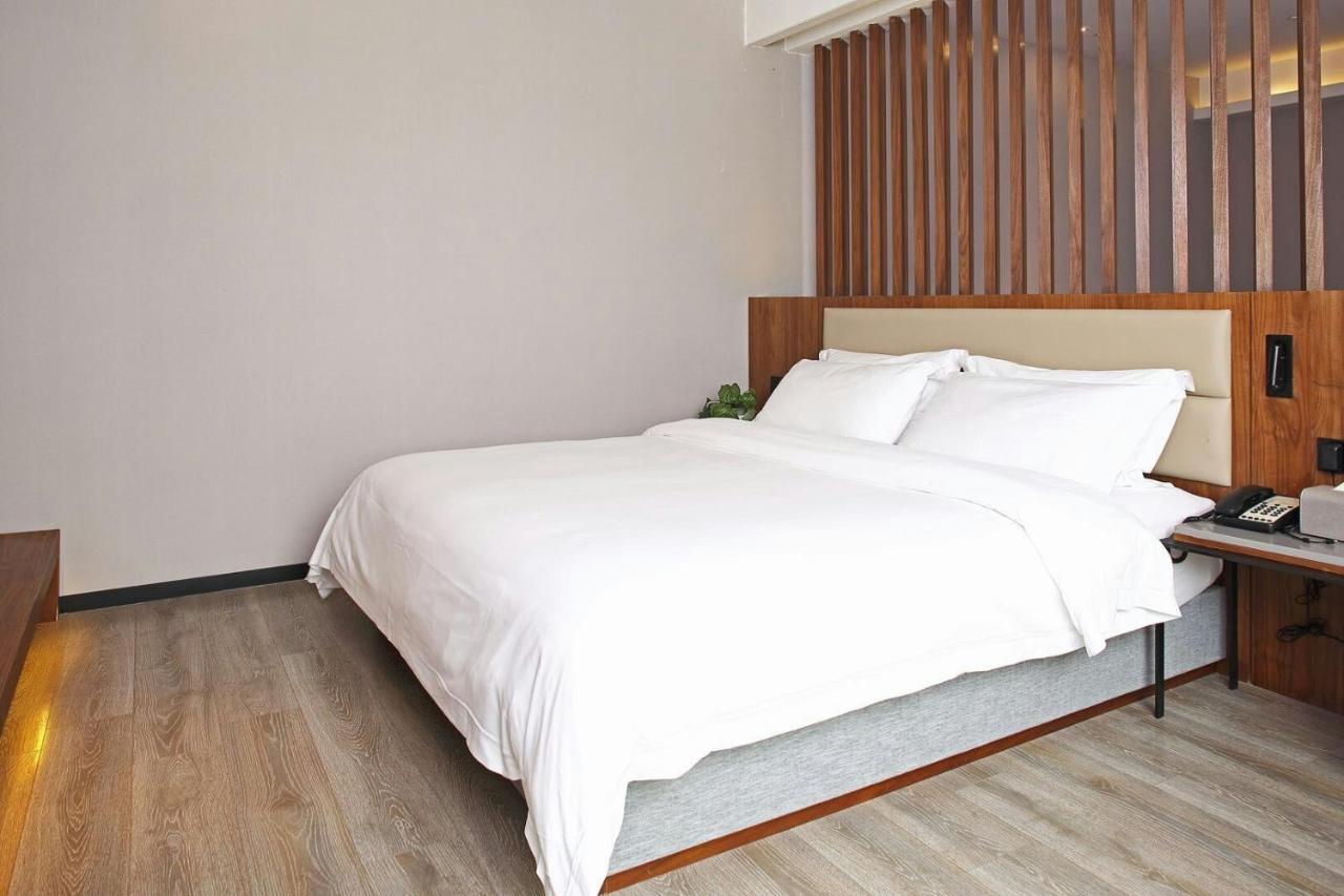 Ufun Hotel Guiya Road Branch Наньнин Экстерьер фото